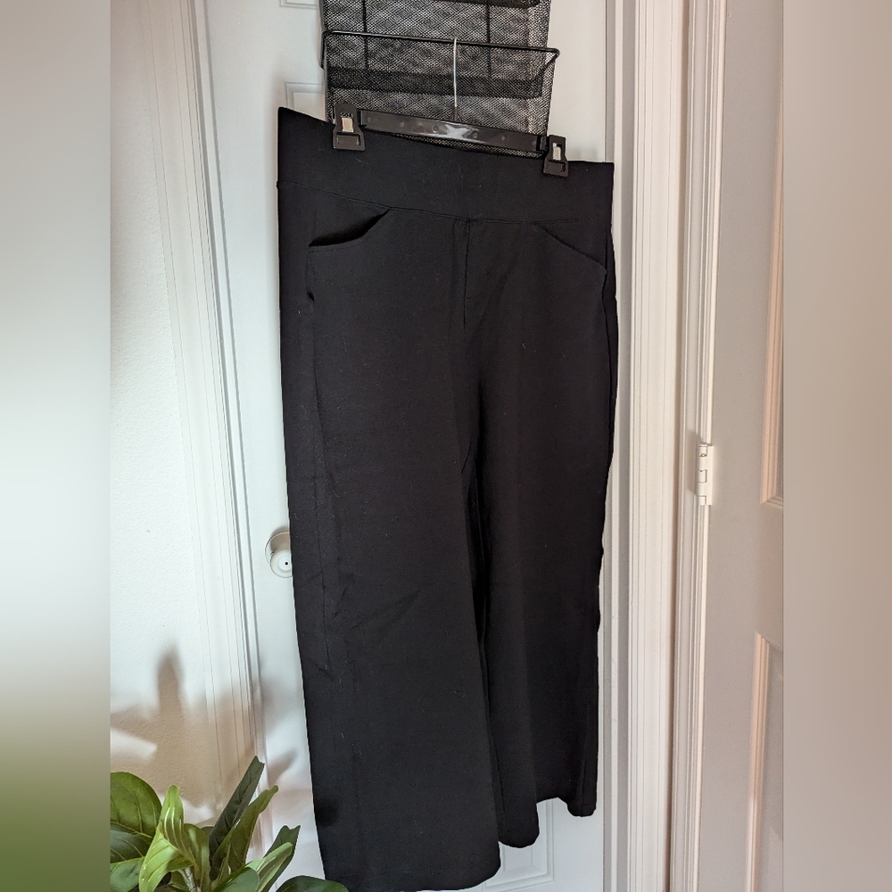 Studio By Torrid Pull-On Pocket Pixie Wide Leg Si… - image 1